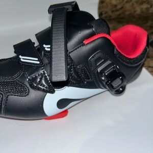 Peloton cycling shoes